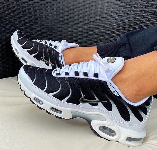 Nike Air Max PLUS black and white reverse panda