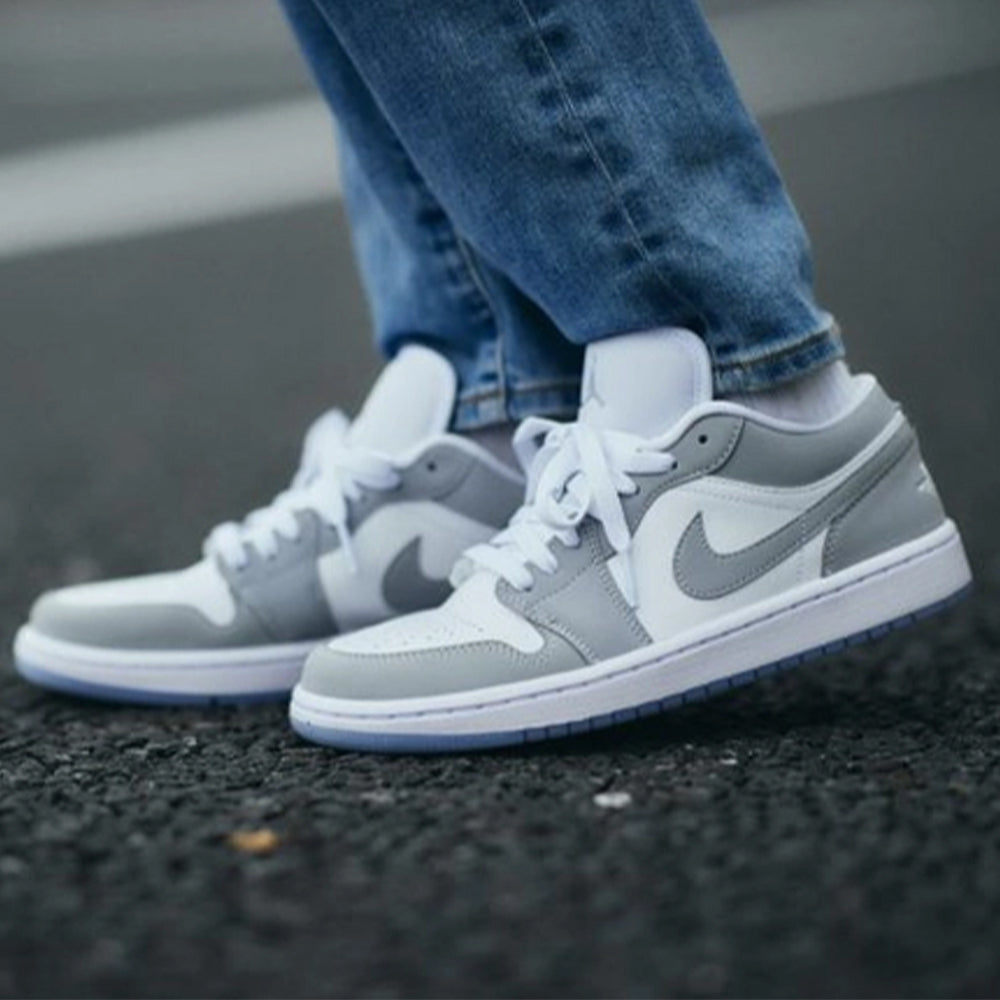 Jordan 1 Low Woolf grey