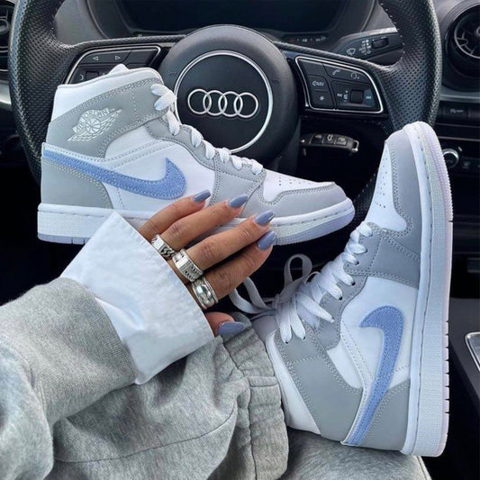 Air Jordan 1 Mid Wolf Grey