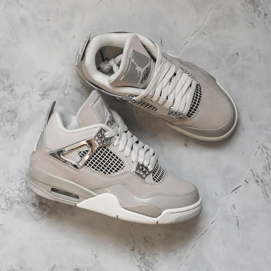 Air Jordan 4 Frozen moments