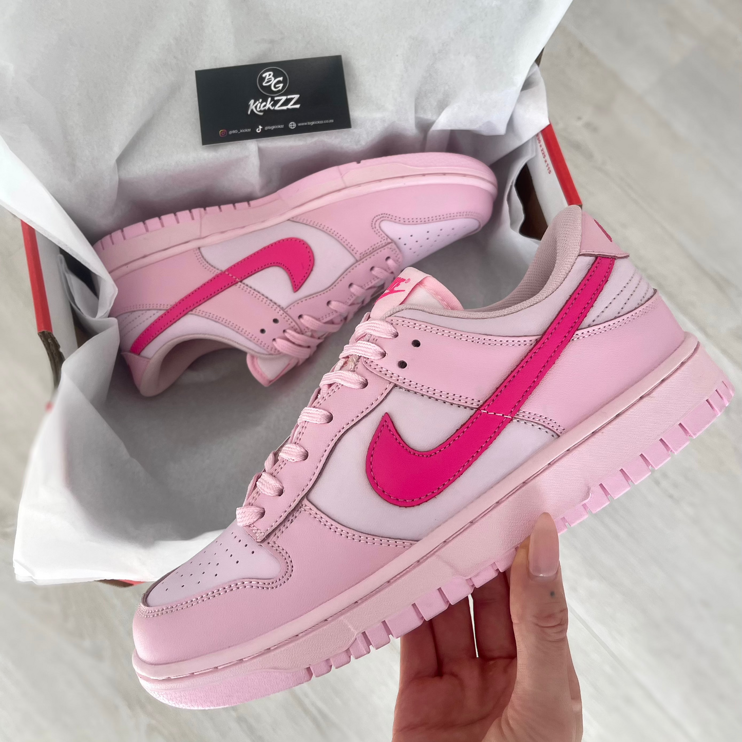 Nike Dunk Triple Pink