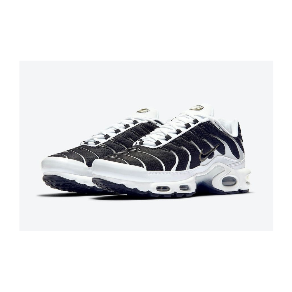 Nike Air Max PLUS black and white reverse panda